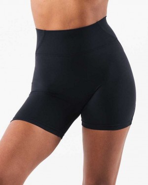 Black Women's Alphalete Aura 5" Shorts | UAE-348751