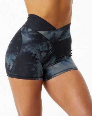 Black Women's Alphalete Surface Power 5" Shorts | UAE-805367