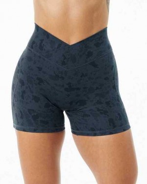 Blue Women's Alphalete Surface Power 5" Shorts | UAE-258461