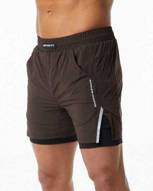 Brown Men's Alphalete Infinity Speed 5.5" Shorts | UAE-824361