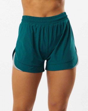 Turquoise Women's Alphalete Stride 3" Shorts | UAE-027394