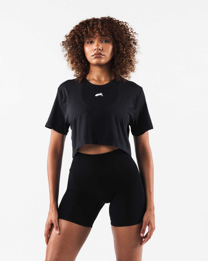 Black Women\'s Alphalete Wolf Head Airtech SS Crop Short Sleeve Shirts | UAE-762580