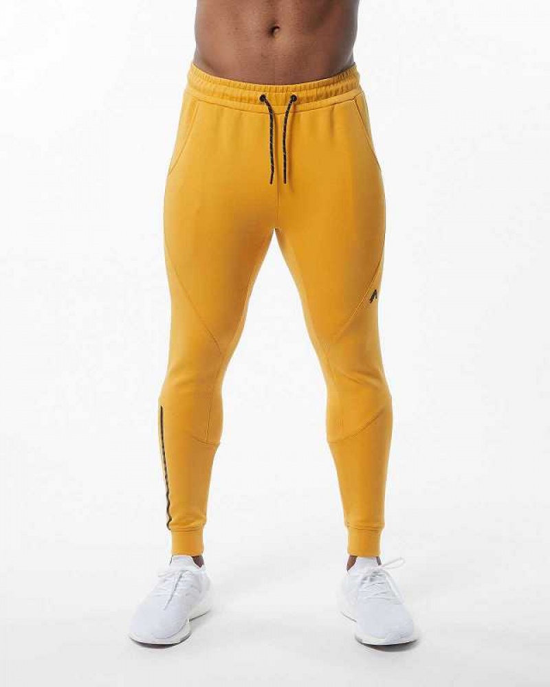 Yellow Men\'s Alphalete ELMTS Cuffed Jogger | UAE-184320